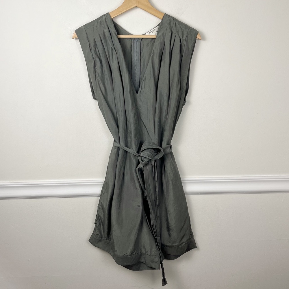 Helmut Lang Green Willowed Silk 100%‎ Silk V Neck Romper Paperbag Shorts Size 6